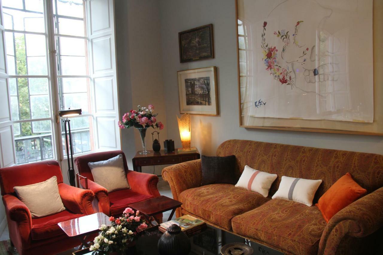 Luxurious 2 Bedroom Flat In A Historic Building Севилья Экстерьер фото