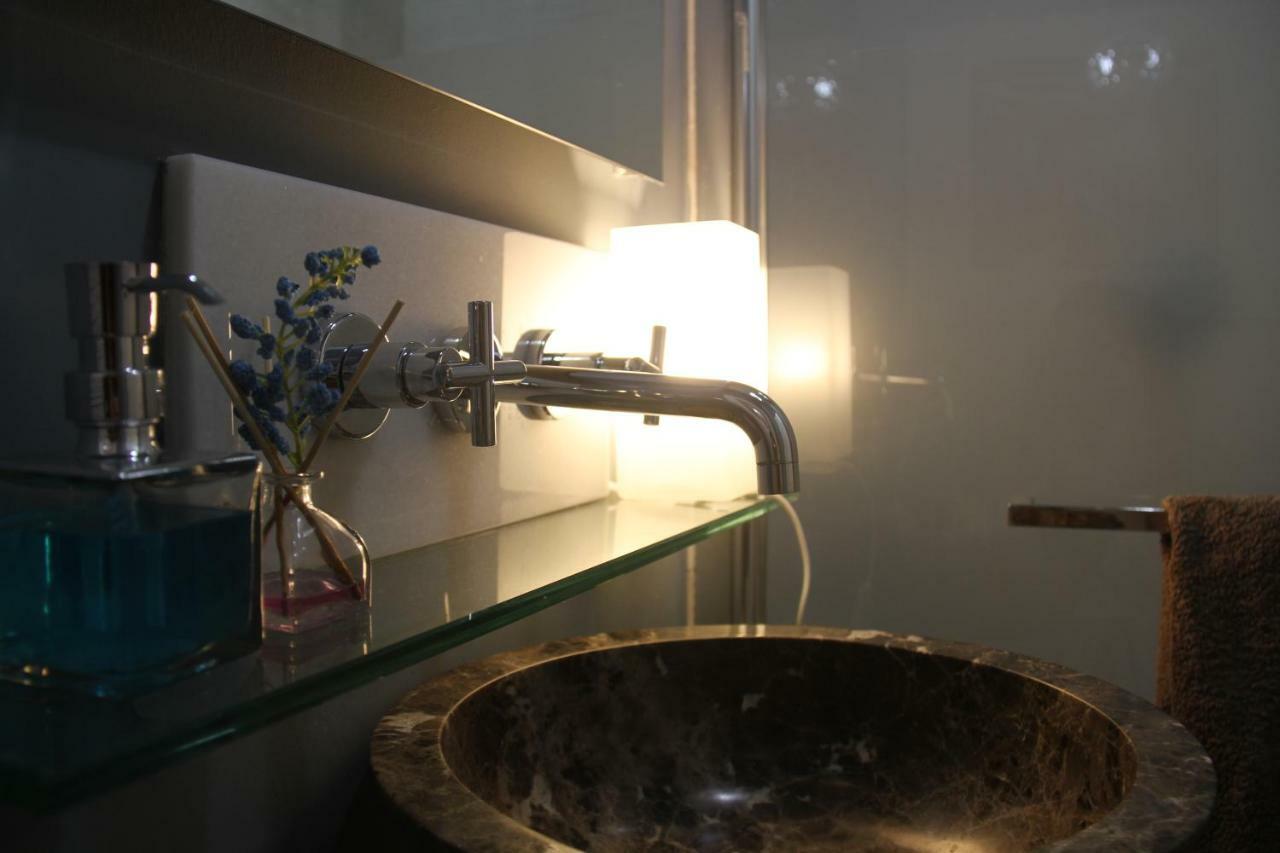 Luxurious 2 Bedroom Flat In A Historic Building Севилья Экстерьер фото