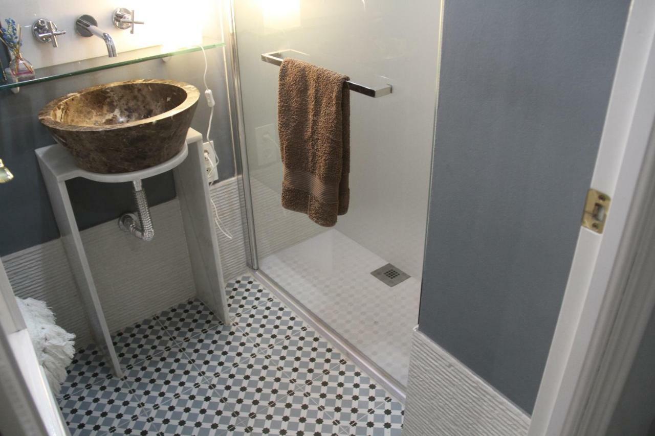 Luxurious 2 Bedroom Flat In A Historic Building Севилья Экстерьер фото