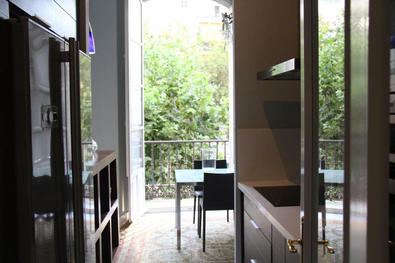 Luxurious 2 Bedroom Flat In A Historic Building Севилья Экстерьер фото